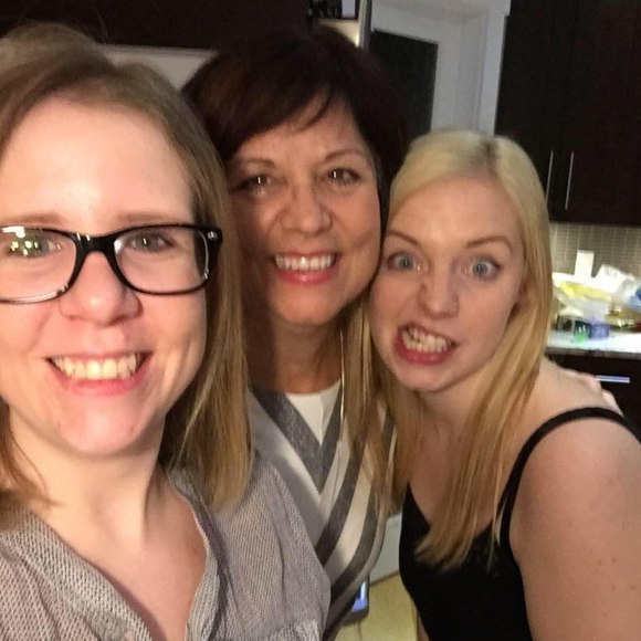 Meet your Posher, Laurie - Picture 1 of 1